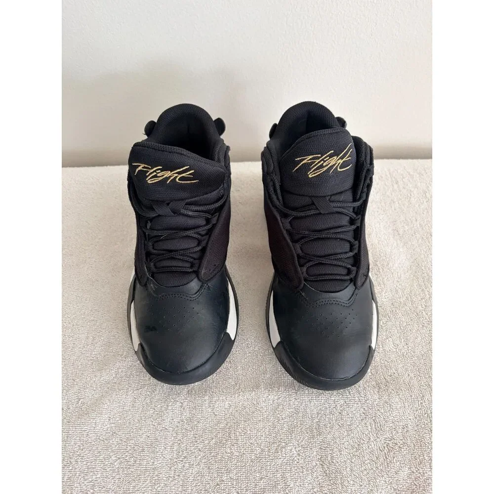 JORDAN MAX AURA 4  - KIDS SIZE 6Y
